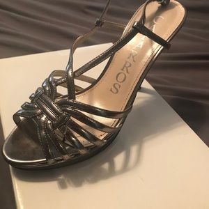 Chromatic elegant heels